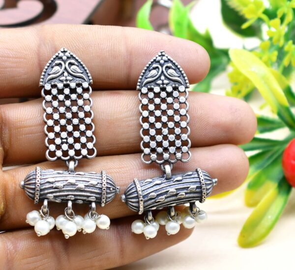 Shama Earrings Pair