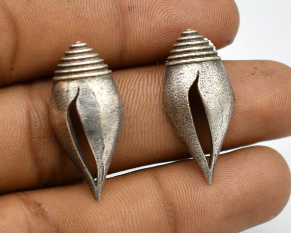 Silver Shankh Earrings