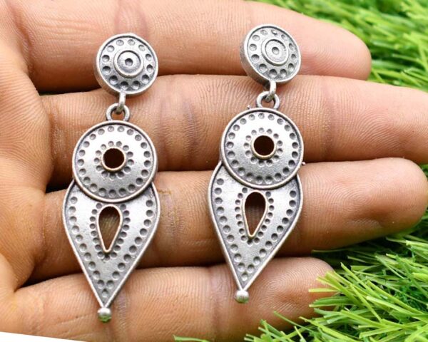Radhika Drop Earrings